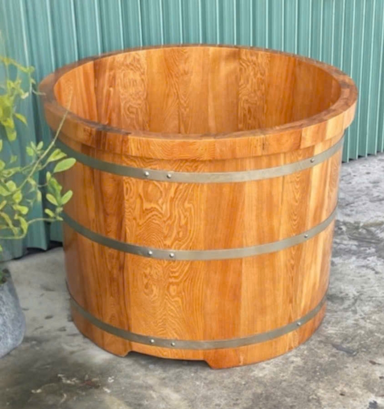 Bồn tắm gỗ tròn